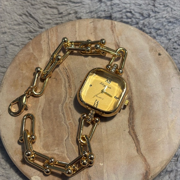 Others Follow Accessories - Others Follow Gold Women's Chain Watch